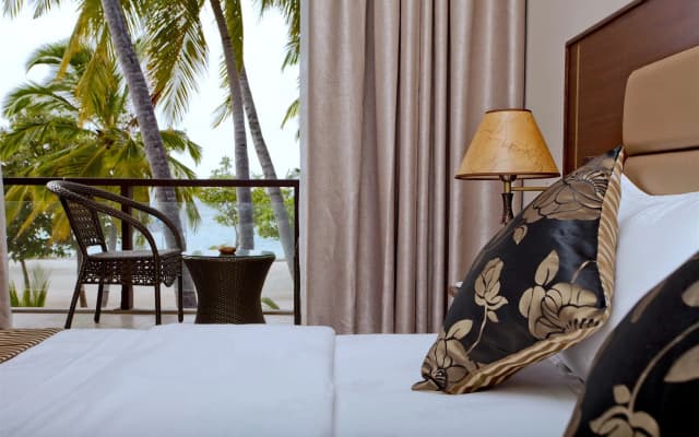 Kaani Beach Hotel - photo 5