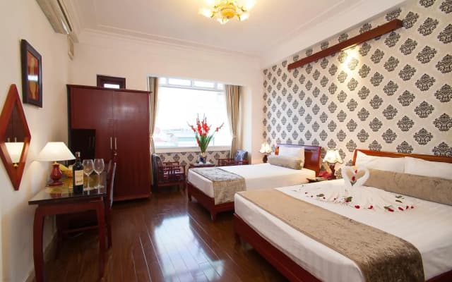 Luxury Hotel - photo 4