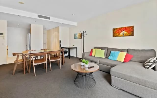 Spacious Melbourne CBD 2-bed Close to Everything - photo 5