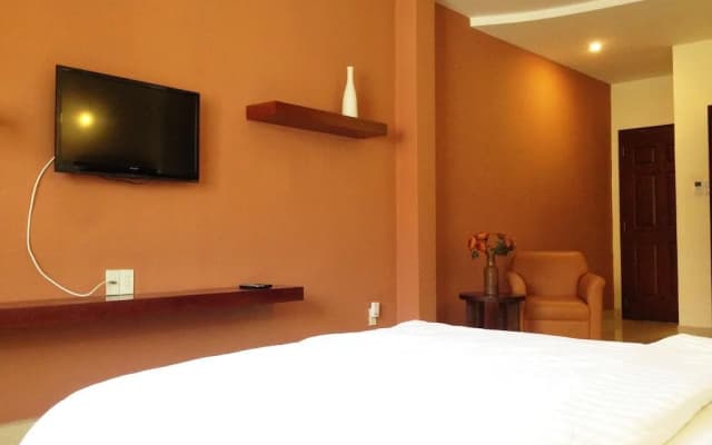 Meowy Boutique Hotel - photo 3