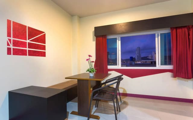 Lavender Patong Hotel - photo 5