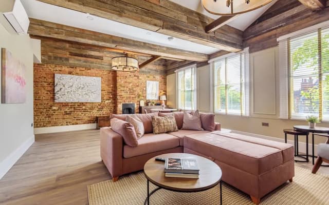Oak & Poppy Apartments - photo 4