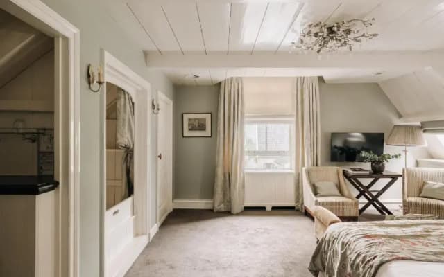 Inn on the Lake - photo 5