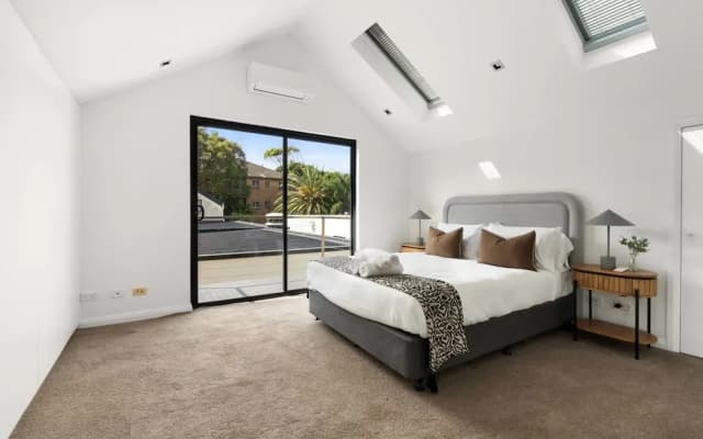 Relaxed Beachside Townhouse - photo 2