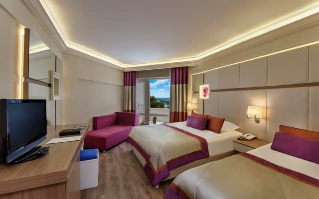Delphin Botanik Hotel - photo 3