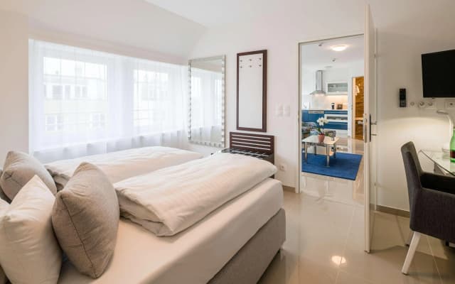 Best Western Plus Celebrity Suites - photo 4