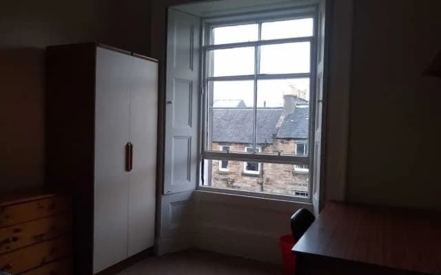 Lauriston Central Skylight Roomz - photo 2