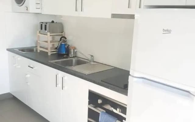 Great Location, Hip Studio, Near City - photo 3