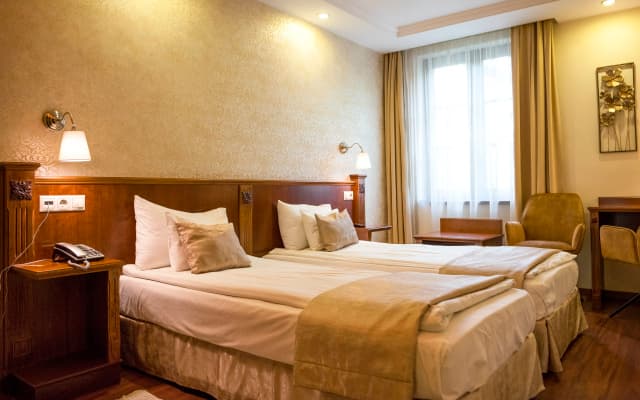 Gold Hotel Budapest - photo 4