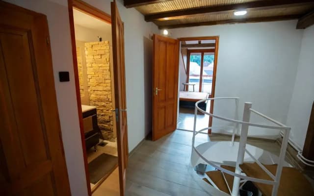 Spacious 2BR flat in the centre with the best view - photo 3