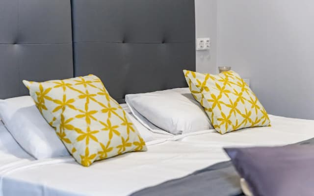 Sun & Moon Hostel - photo 3