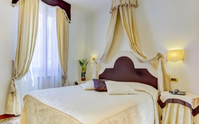 Hotel Hesperia - photo 3