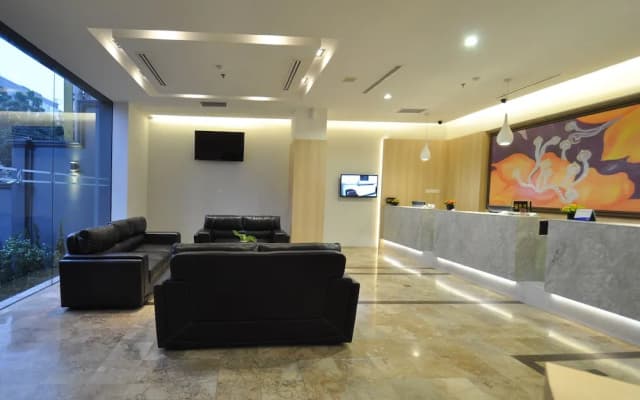 Dreamtel Jakarta - photo 2