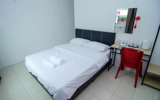 G Star Motel - photo 4