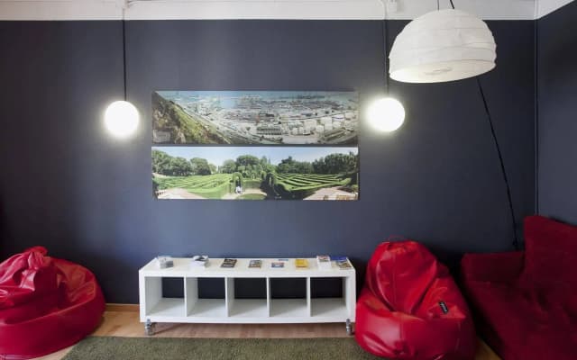 Sant Jordi Hostel Alberg - photo 3