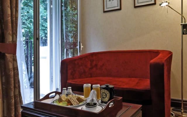 Rochester Hotel by Blue Orchid - photo 3