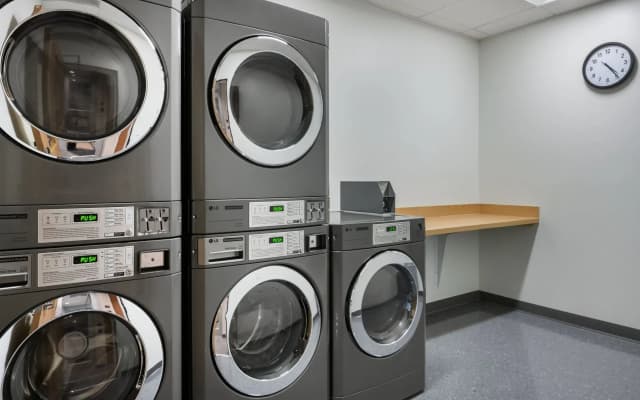 NEW - Fairfield Inn & Suites by Marriott Orlando at Millenia - photo 3