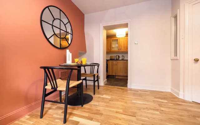 JOIVY Modern 1-bed flat in New Town - photo 5