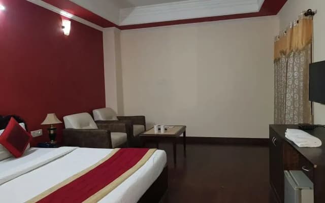 Modesty Hotel - photo 3