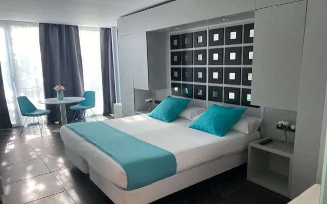 Hotel 54 Barceloneta - photo 4