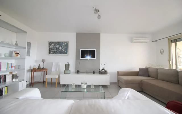Nice Booking - DUFY Vue Mer et Terrasse - photo 4