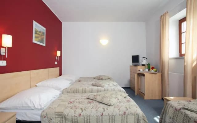 Hotel Chvalska Tvrz - photo 4