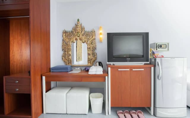 Chalong Beach Hotel Phuket - photo 5
