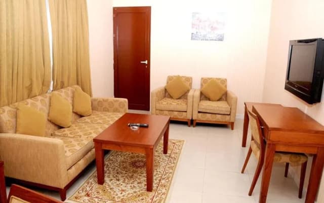 California Suites Hotel - photo 4