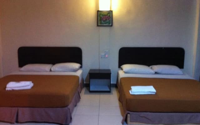 Hotel Putra Iskandar - photo 4