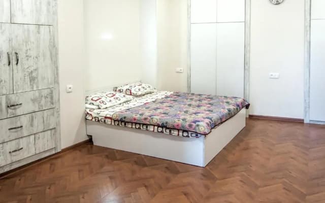 White Apartment Old Tbilisi - photo 5