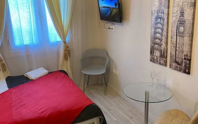 Modern 1-bed Studio in Athens - photo 3