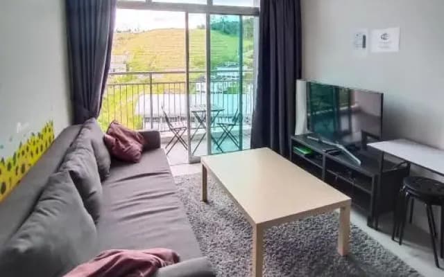 Cameron's Square Apartment - photo 2