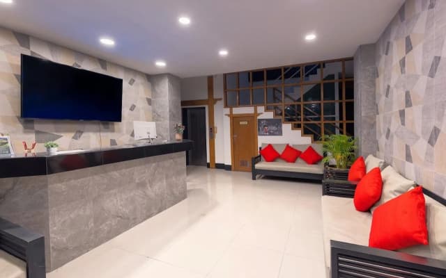 Hotel Baya Patong - photo 2