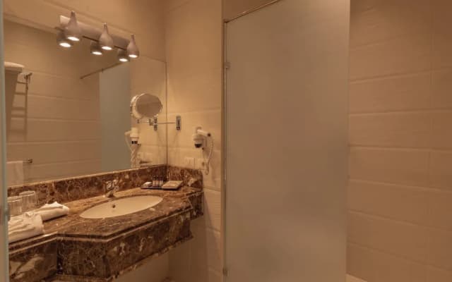 Riverside Hotel - photo 5