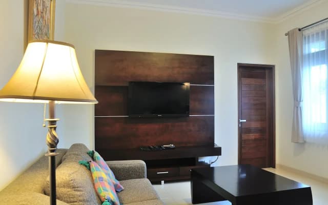Jenna Residence - photo 4