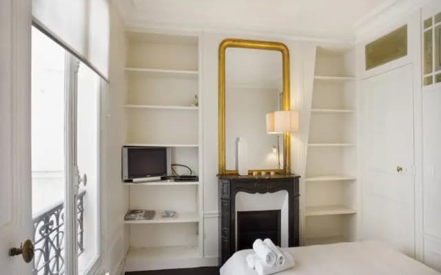 Saint Germain Chic Apartment - photo 5