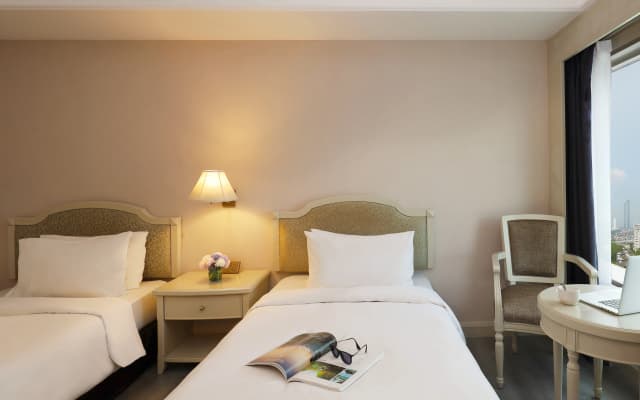 Berjaya Waterfront Hotel - photo 4