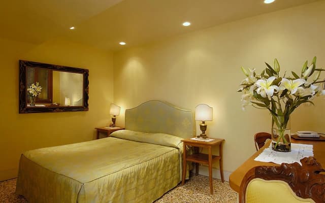 Hotel San Zulian - photo 5