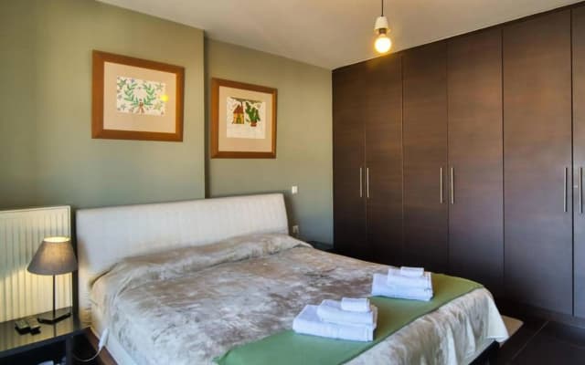 Pristine penthouse with Parthenon view by the pool - photo 4