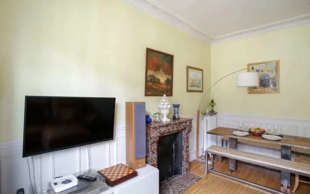 Comfortable Parisian Home 2mins From Metro Line 7 - photo 4