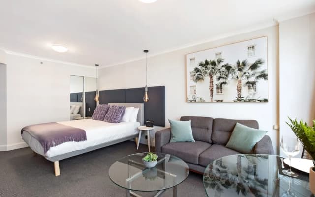 Sydney CBD Studio Apartment 1704 KNT - photo 2