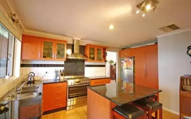 ravenhill house - photo 5