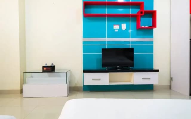 Family Studio Room at Ancol Mansion Apartment By Travelio - photo 2