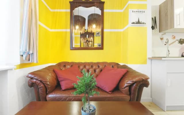 Sweet Central Tiny Apartment for 4 People - photo 2