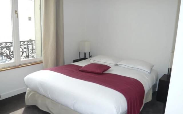 Bridgestreet Deluxe Residence Apartments - photo 4