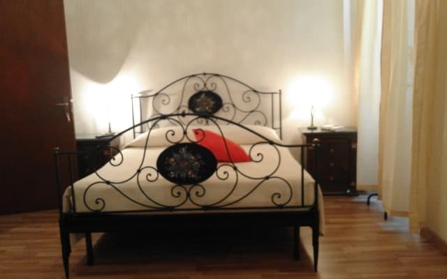 Rome Center Rooms - photo 4