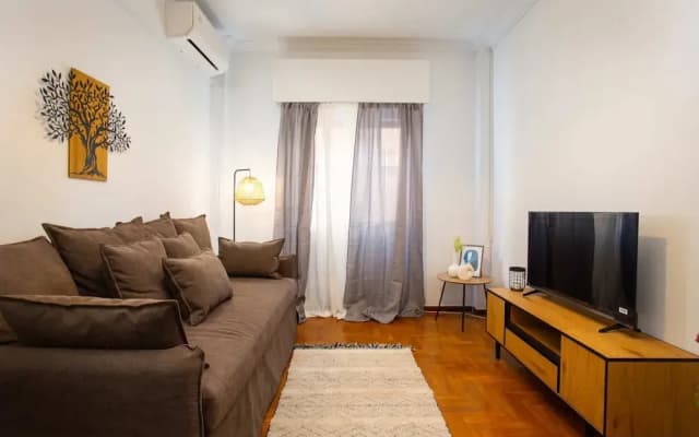 Central Athens Fully-equipped Getaway in Victoria - photo 3