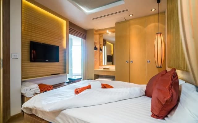 Beachfront Apartment - Walk in the Sand - photo 4