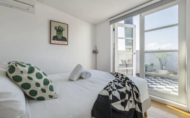 StayCentral - Fitzroy Converted Warehouse Penthouse - photo 3