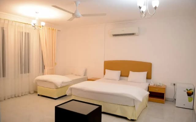 Oasis Hotel Apartments - photo 4
